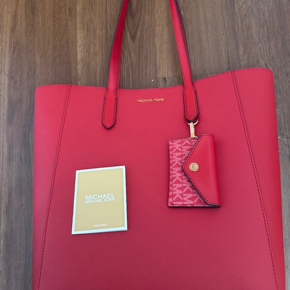 Michael Kors Handbags - Michael Kors Purse